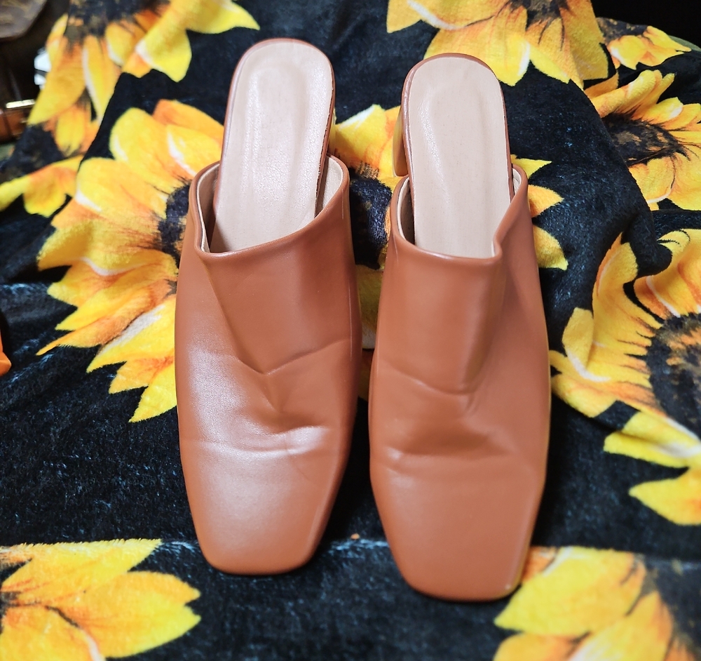 Elegant Tan Women's Mules